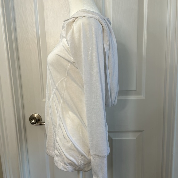 Zella cowl neck hooded lightweight long sleeve - Picture 4 of 10